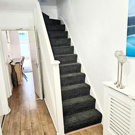 Cosy Room Stay 5 Саттон Экстерьер фото