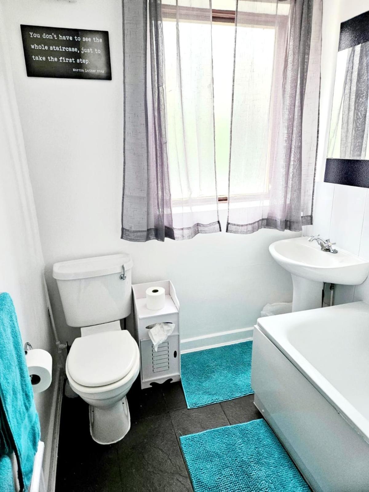 Cosy Room Stay 5 Саттон Экстерьер фото
